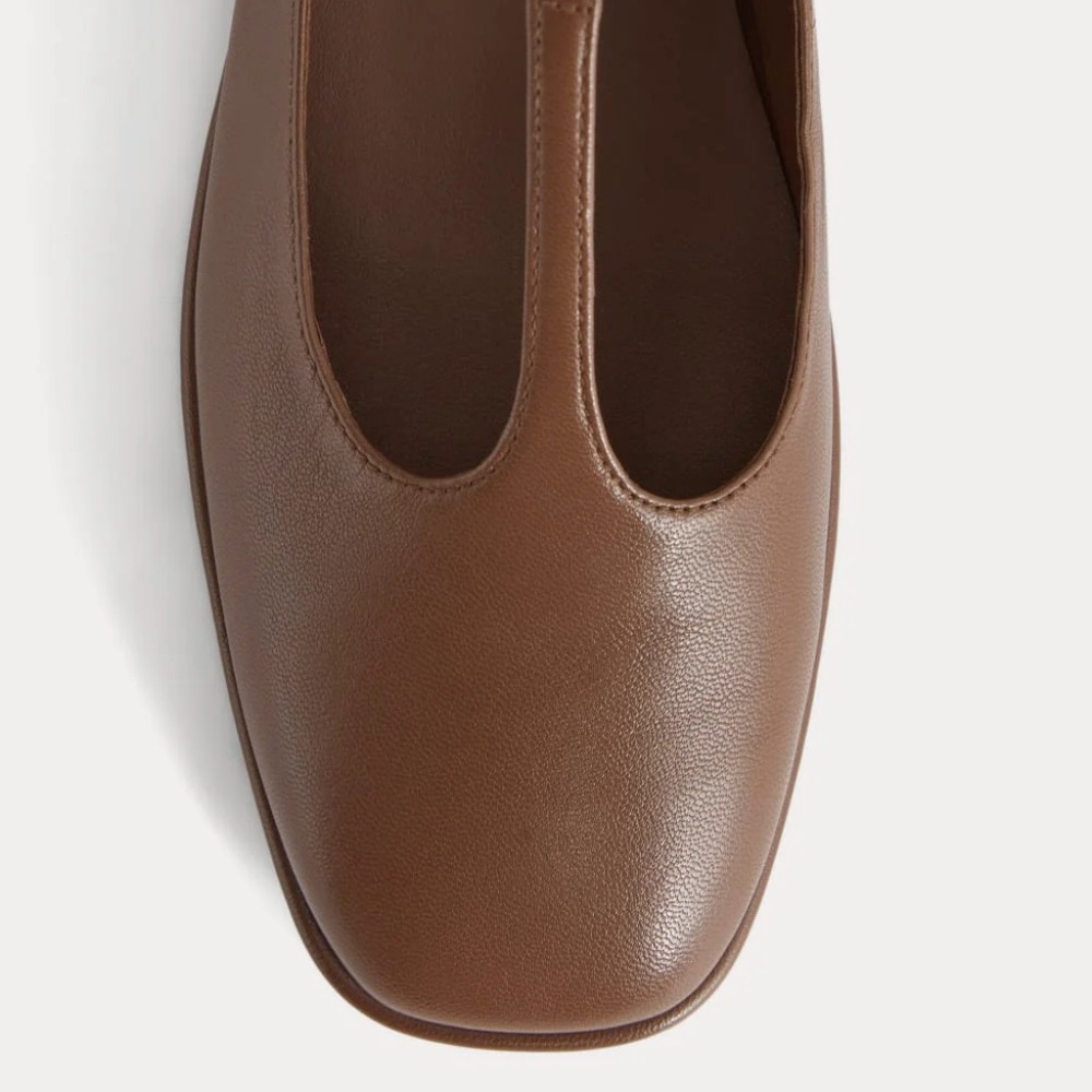 Everlane The Leather T-Strap Flat Rum Brown Leather 8 - Picture 5 of 11